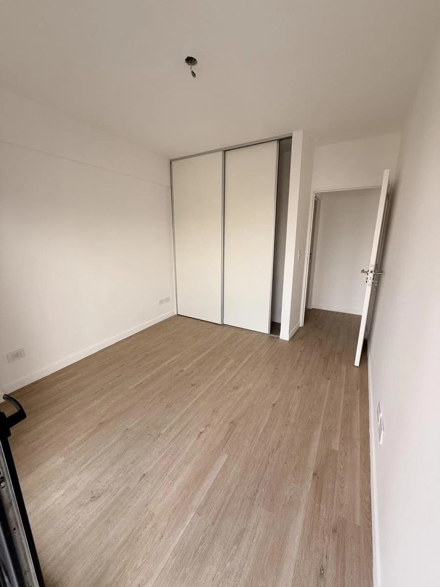 Imagen de la propiedad 3 ambientes ZP 2171281