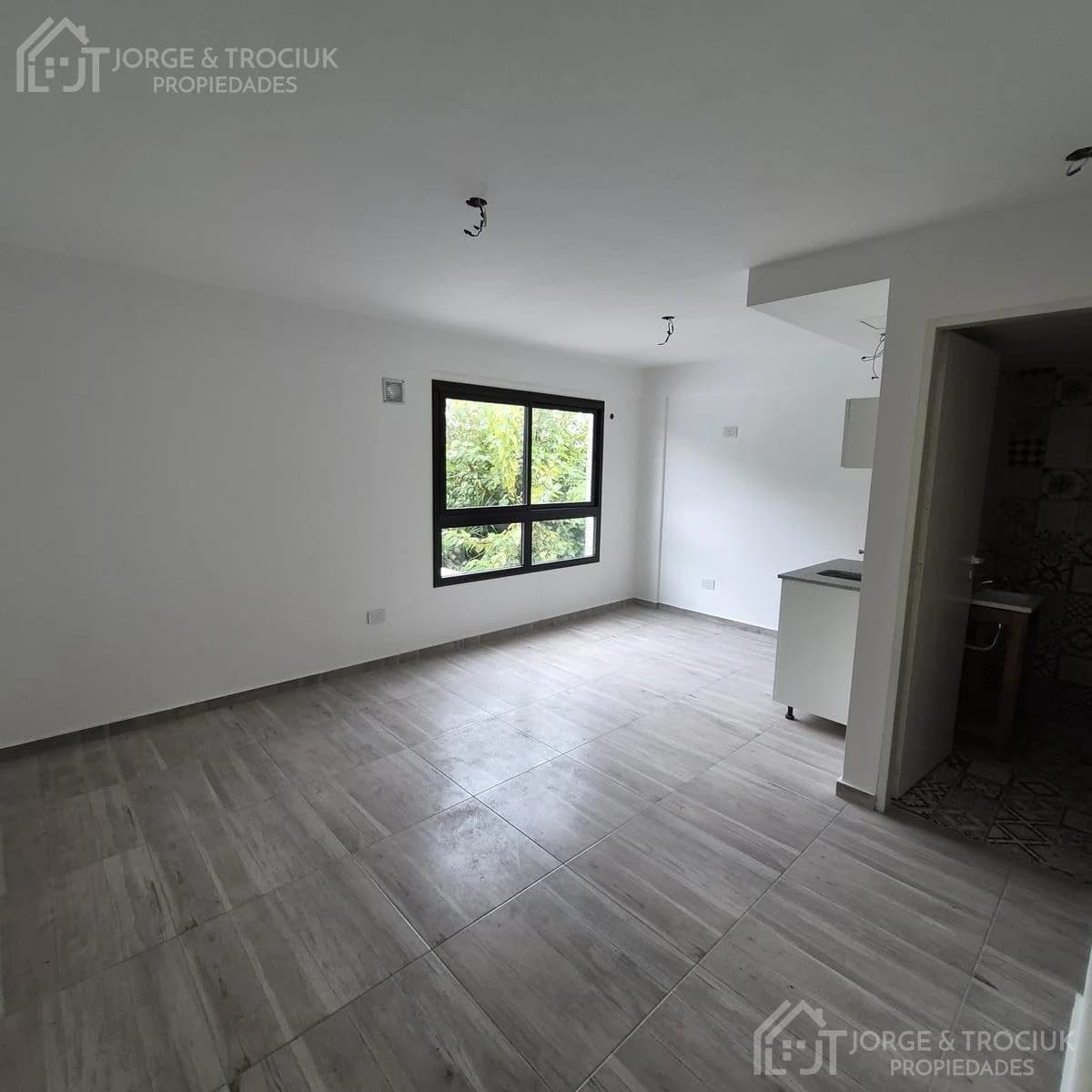 Imagen de la propiedad 1 ambientes ZP 2172718