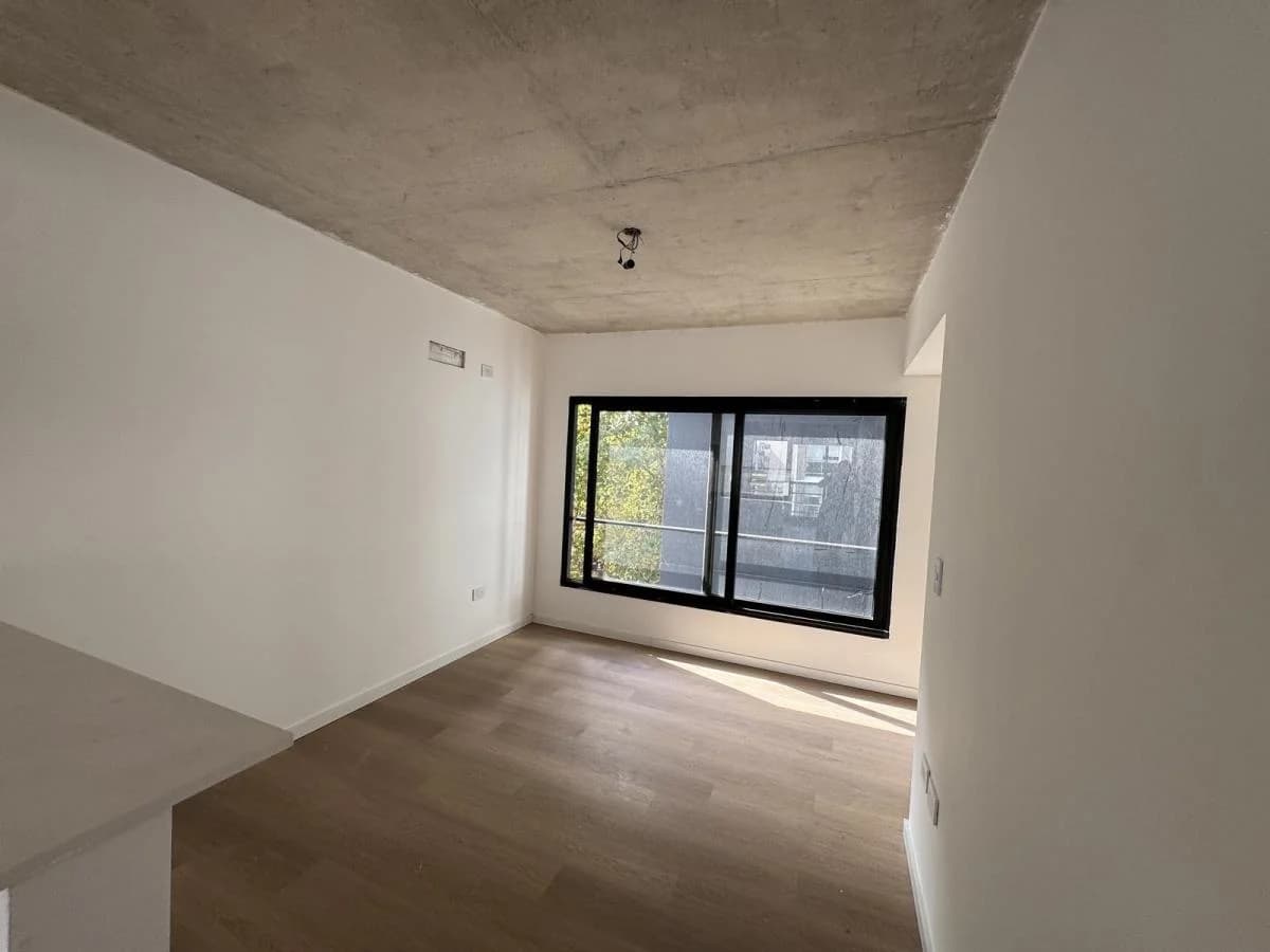 Imagen de la propiedad 1 ambientes ZP 2171526