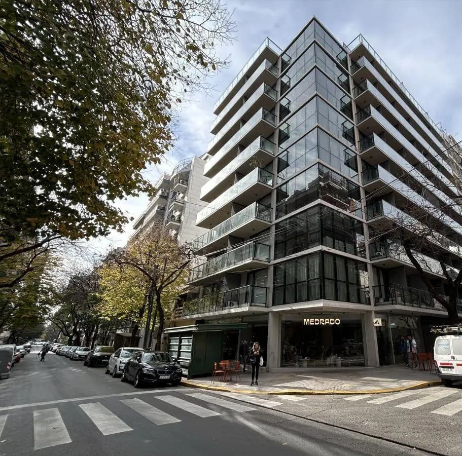 Imagen del emprendimiento BLACK NEWBERY - Newbery 1890