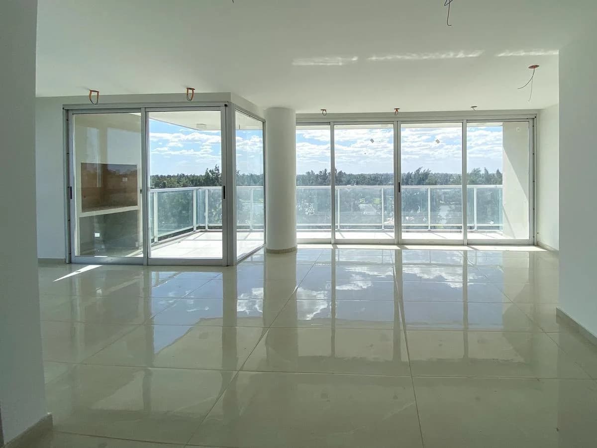 Imagen de la propiedad 4 ambientes ZP 2171662