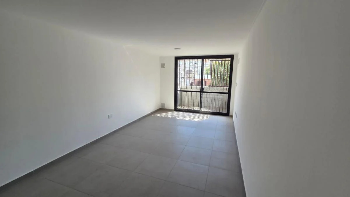 Imagen de la propiedad 3 ambientes ZP 2164681