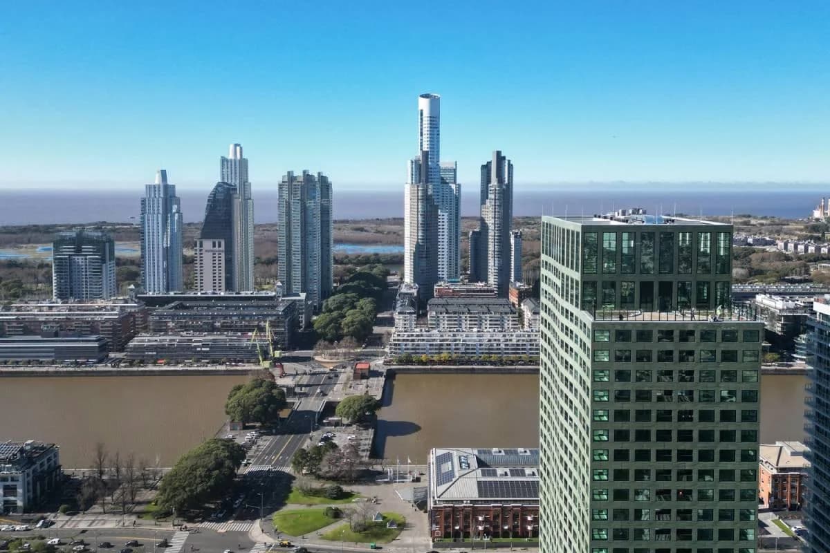 Imagen del emprendimiento Av. Ing. Huergo al 400, Capital Federal