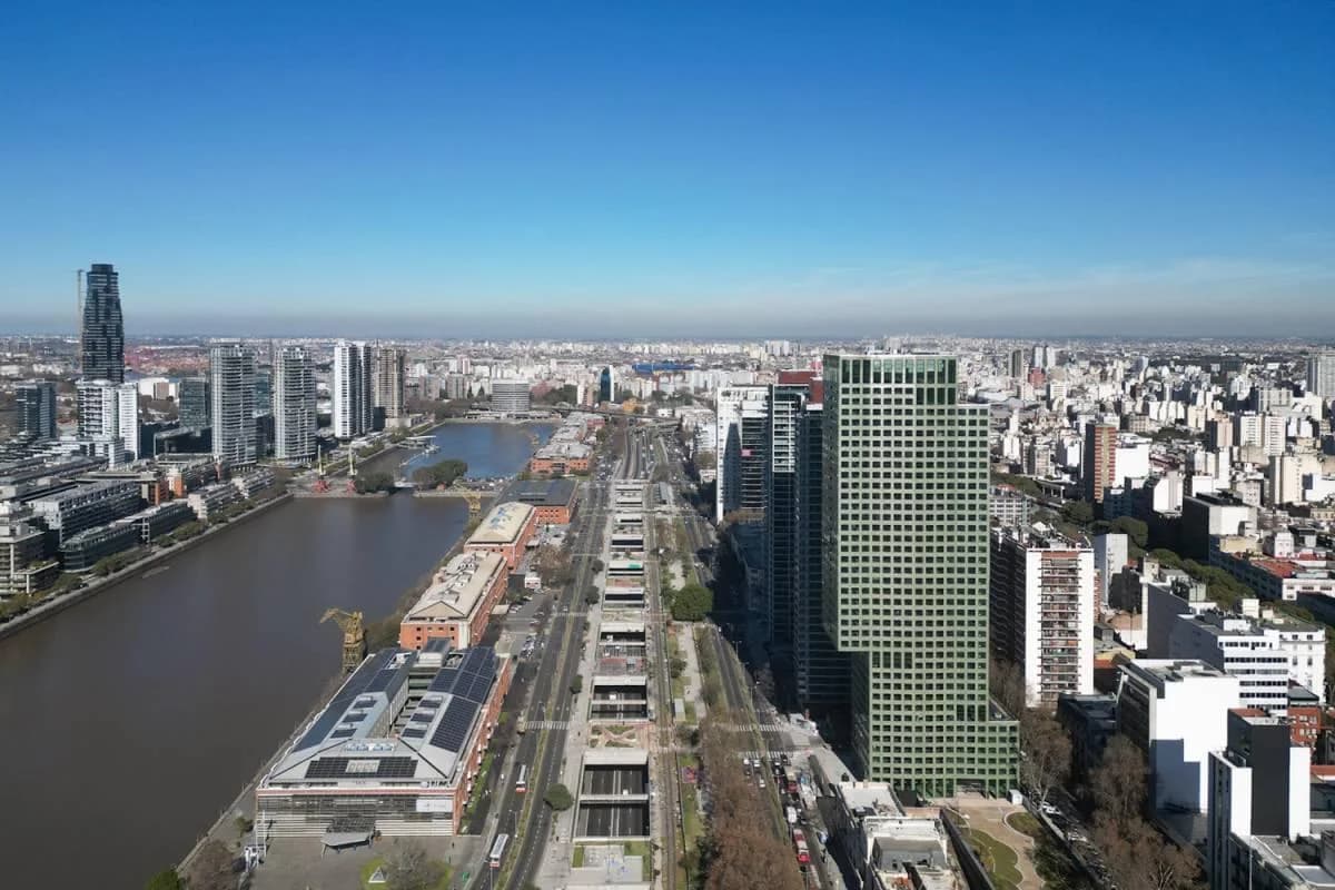 Imagen del emprendimiento Av. Ing. Huergo al 400, Capital Federal