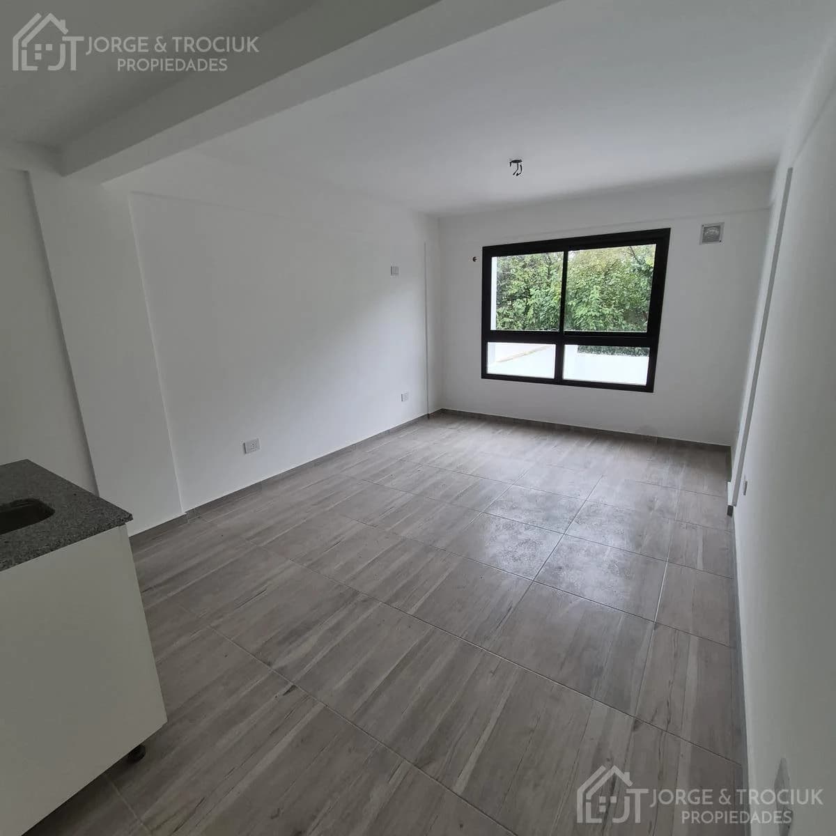 Imagen de la propiedad 1 ambientes ZP 2172719