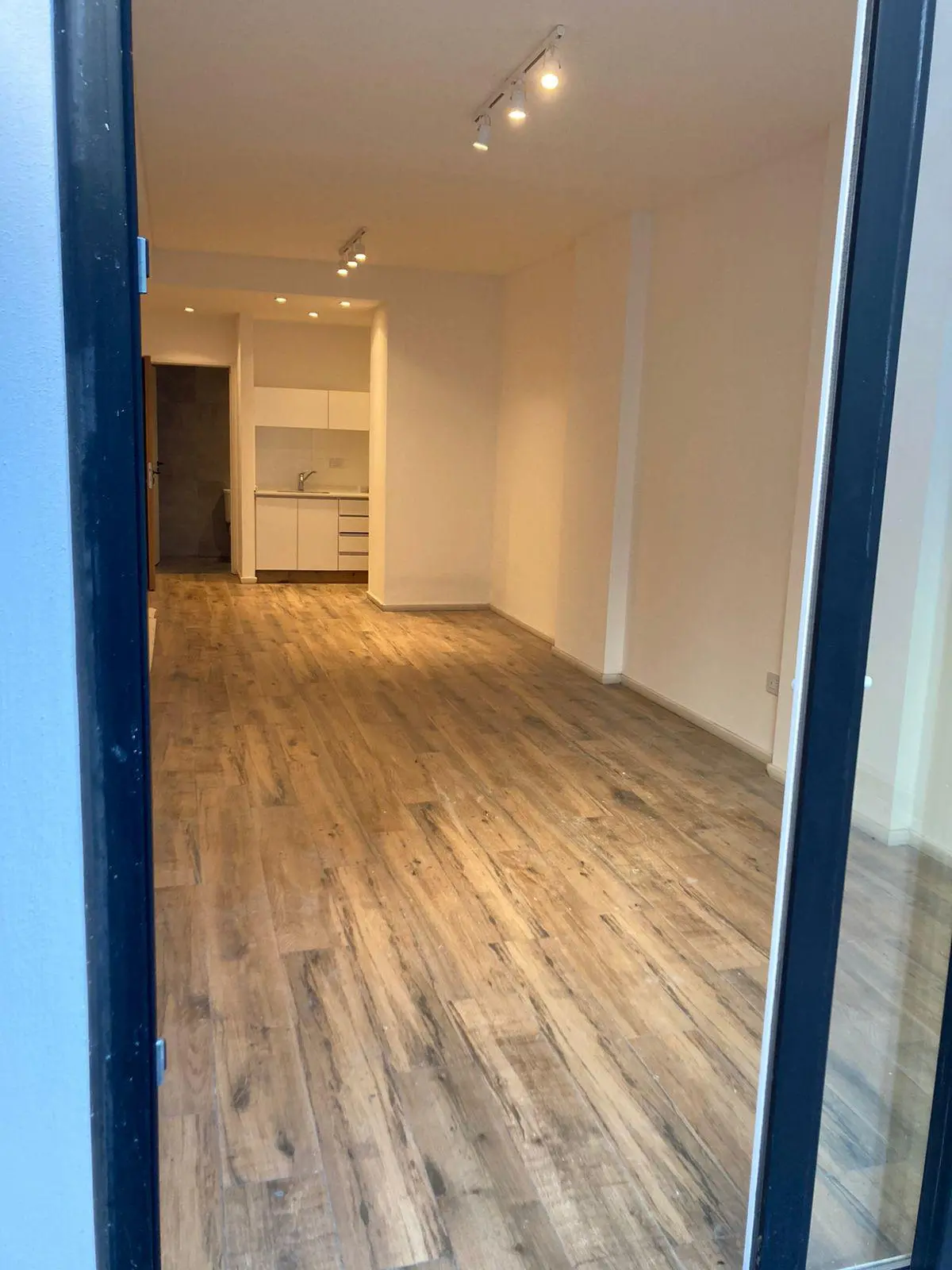 Imagen del emprendimiento SURREAL  - Pavon 2476